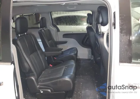 2016 Chrysler Town & Country Touring z USA, uszkodzony, nr VIN 2C4RC1BG1GR261412